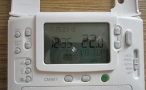 Predám Honeywell cm907 Týždenný programovateľný regulátor